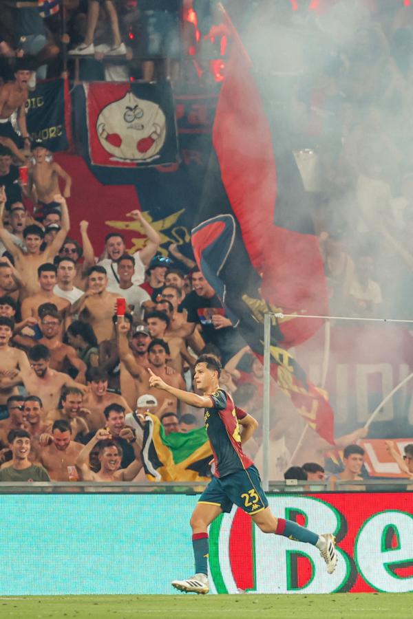 Imagen El festejo de Carboni tras su primer gol en Genoa.