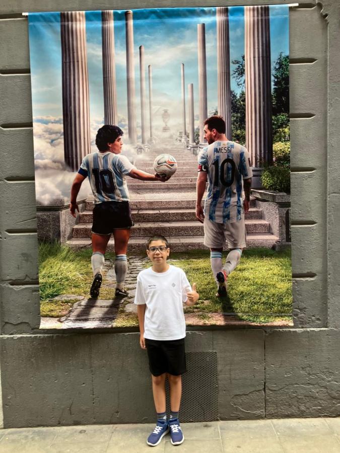 Imagen Faustino Oro y su admiración por Diego Maradona y Lionel Messi.