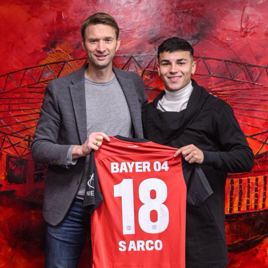 Imagen Sarco ya posó con la camiseta de su nuevo equipo.