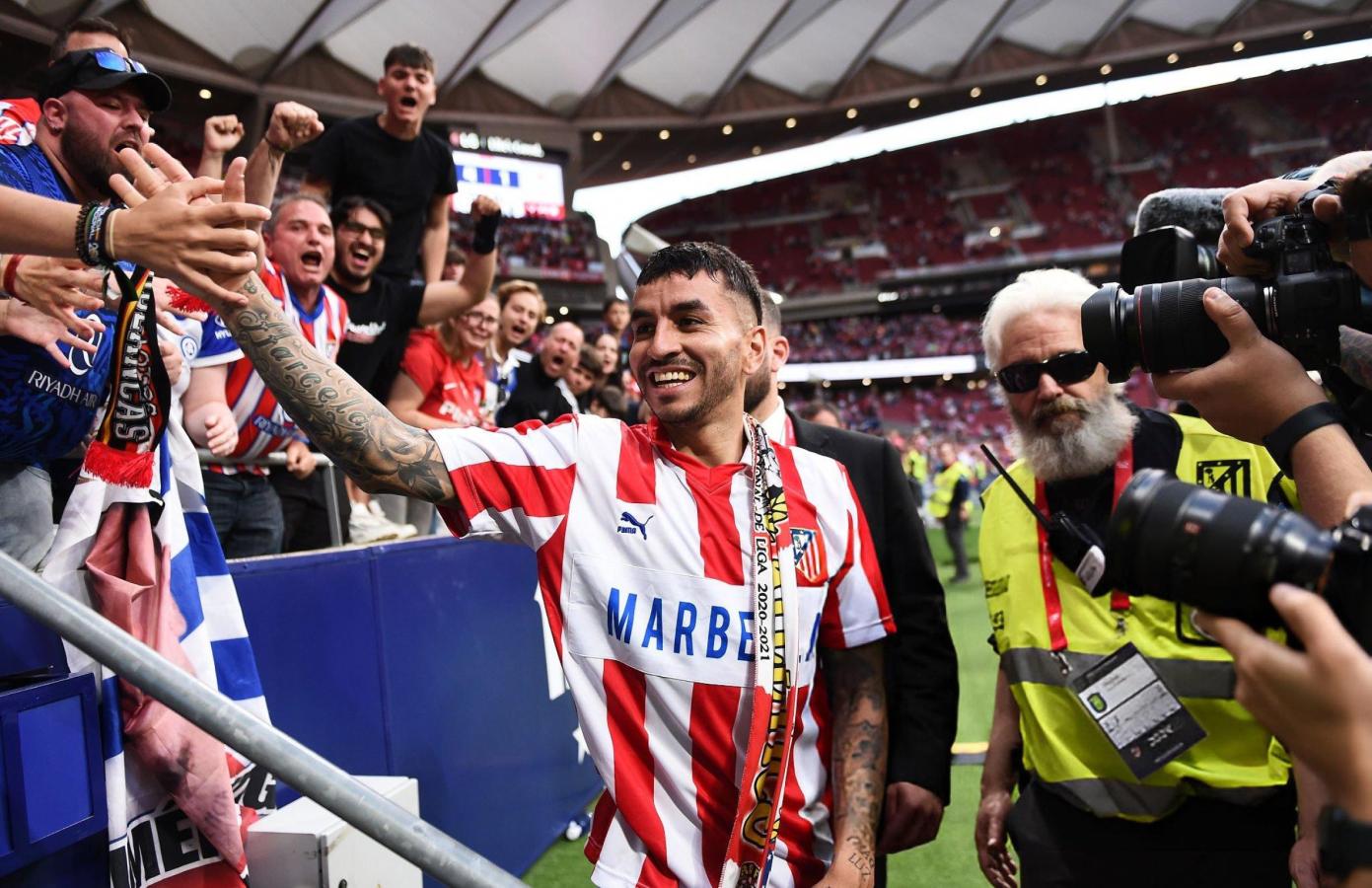 Imagen Ángel Correa se despidió del público del Atlético de Madrid.