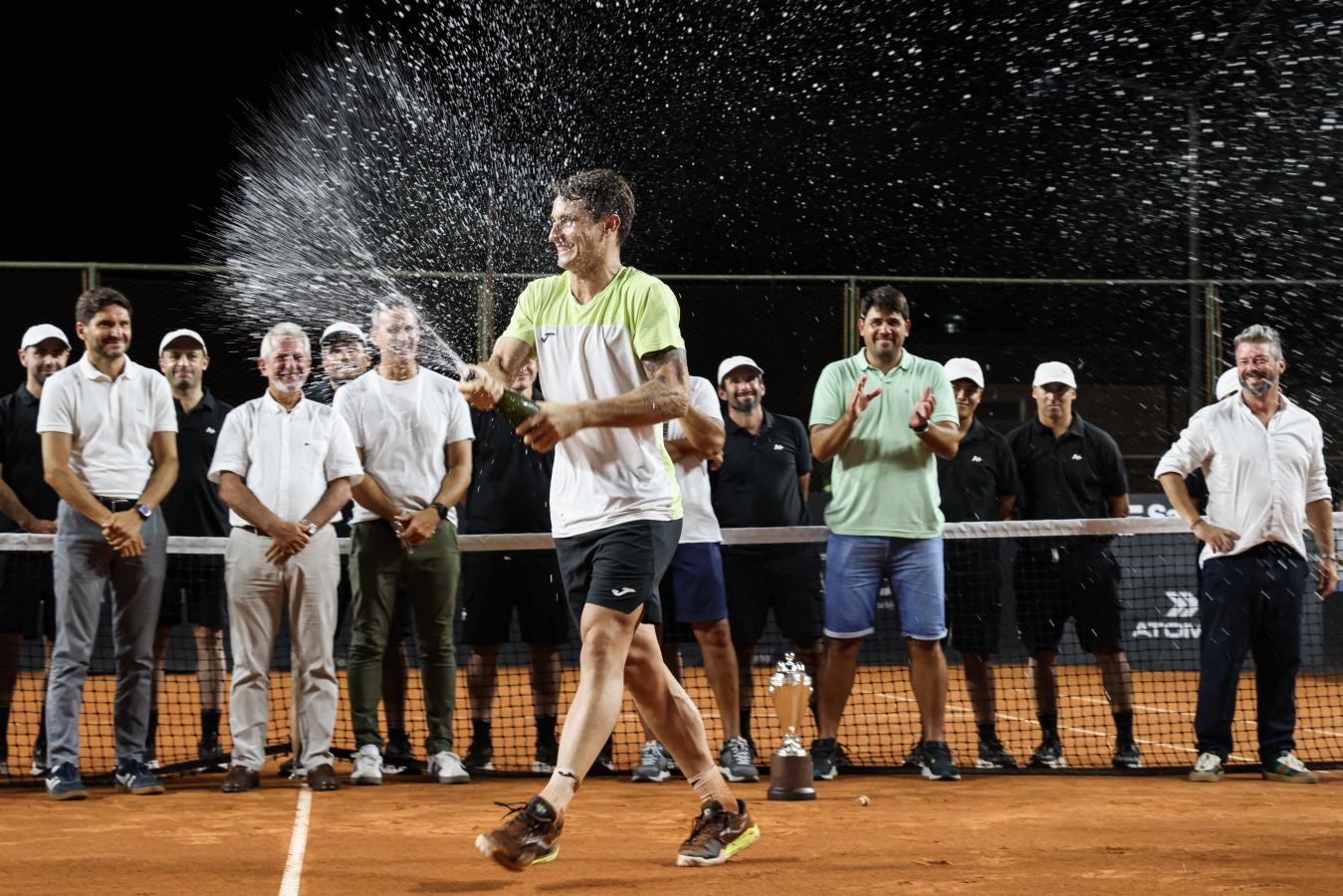 Imagen La celebración de Ugo Carabelli. Foto: Rosario Challenger