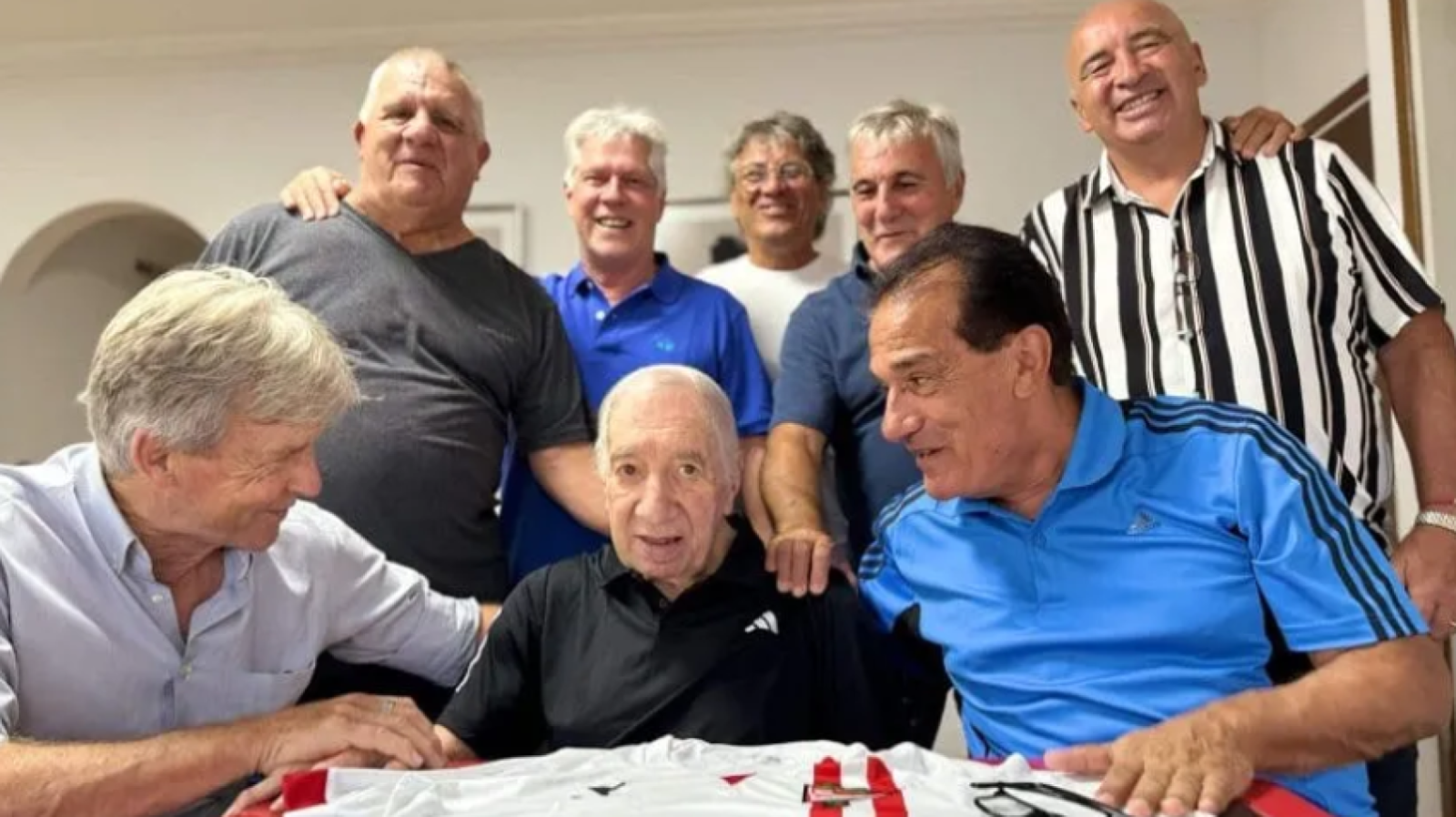 Imagen Los campeones de Estudiantes '82 también estuvieron junto con Bilardo.