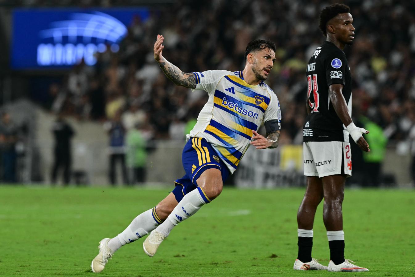Imagen de "Me siento en casa": el implacable registro de Paredes en el Maracaná