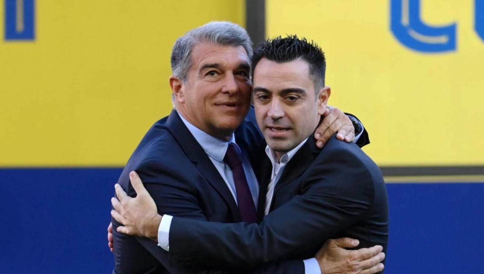 Imagen Xavi Hernández desestimó los rumores de pelea con Laporta y una eventual salida de Barcelona.