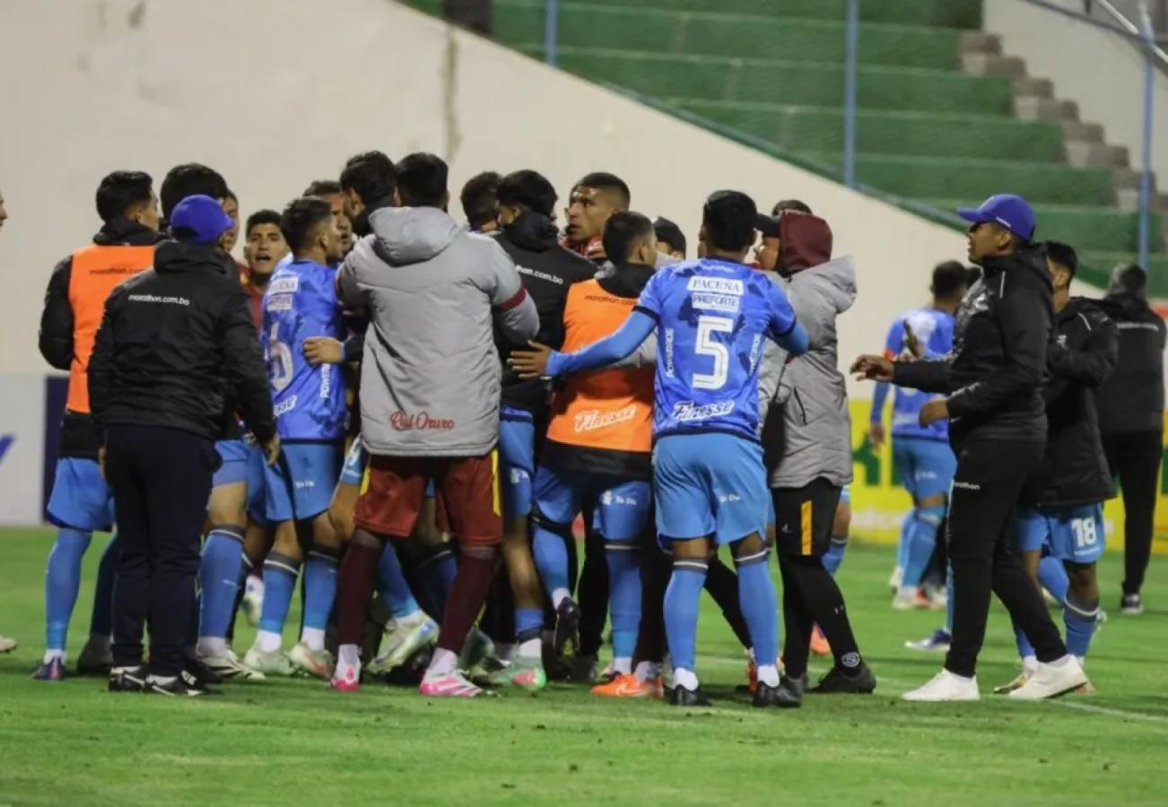 Imagen Un bochorno ocurrió al término de Real Oruro - Blooming por la Copa Bolivia.