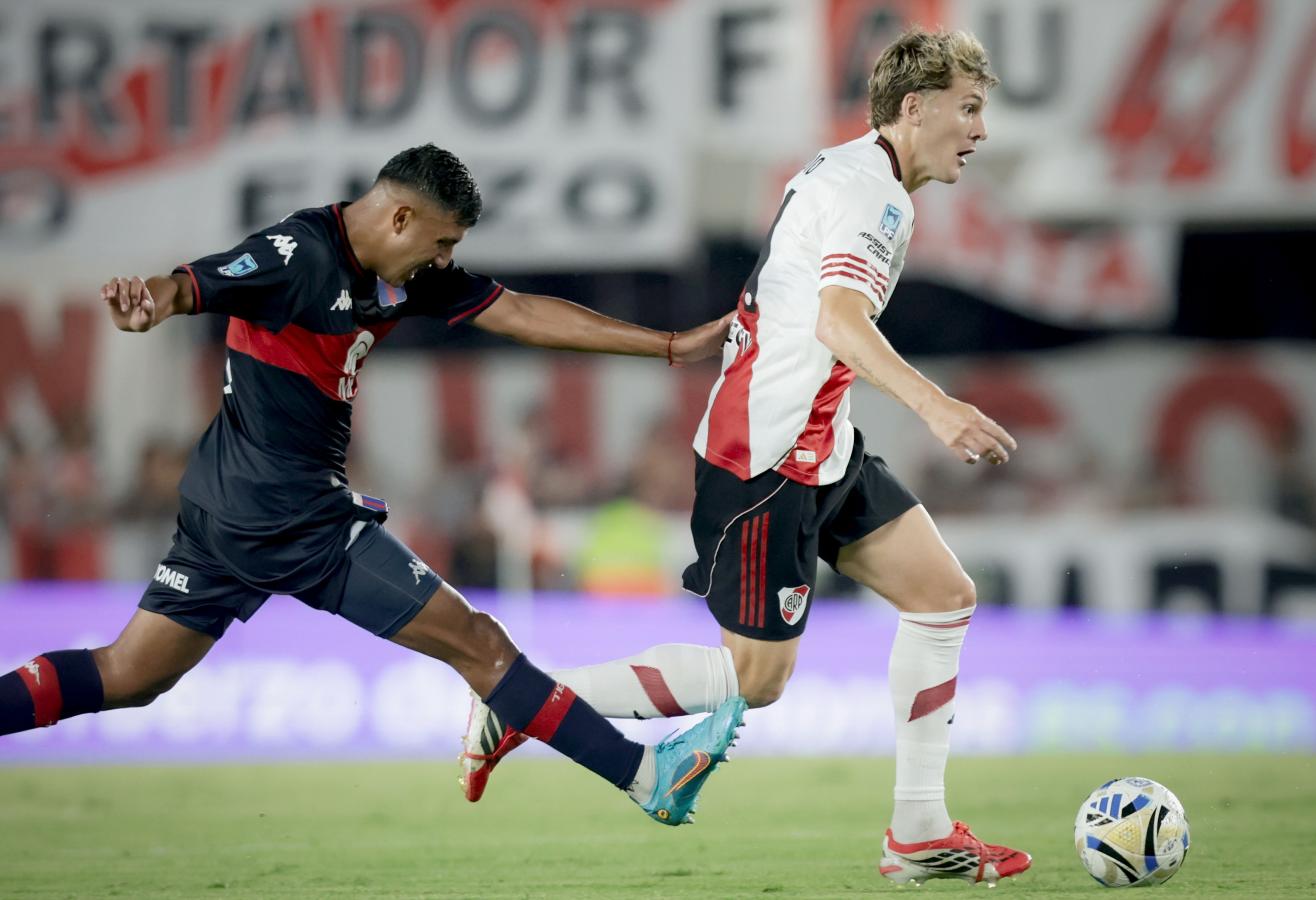 Imagen Colidio no pudo imponerse ante Tigre y fue silbado por los hinchas de River. Fotobaires.
