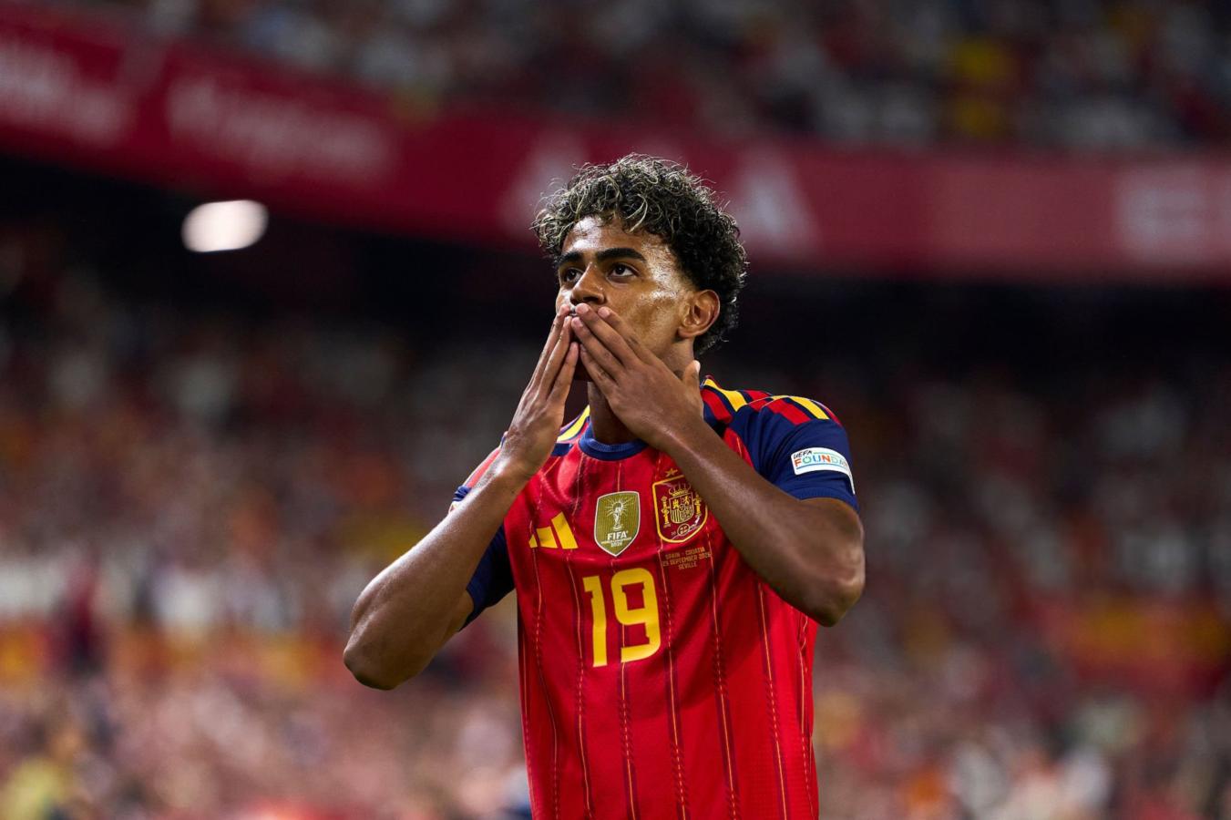 Imagen de Show de Lamine Yamal en el primer partido de España en su casa tras ganar el Mundial