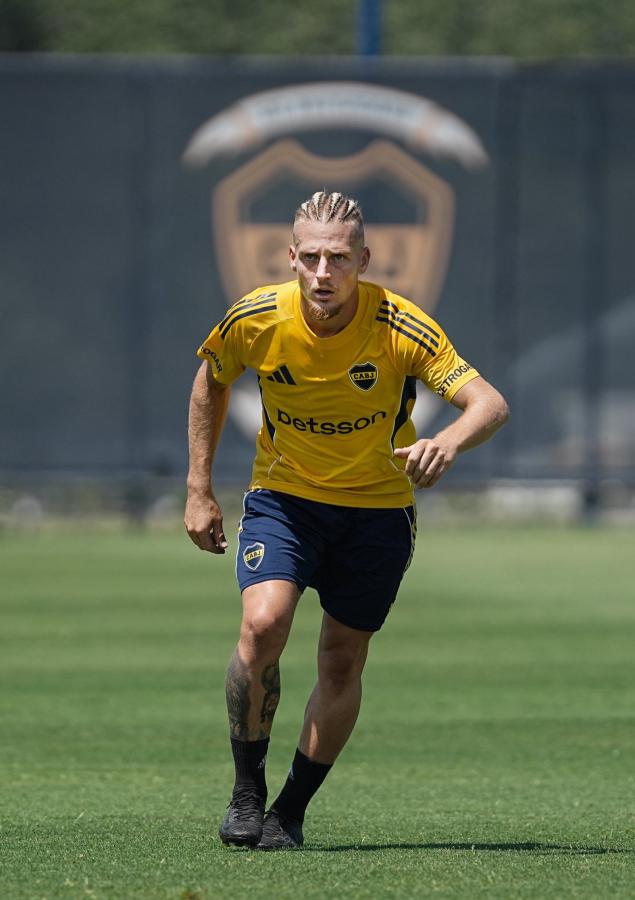 Imagen Ascacibar ya tiene tres prácticas sobre el lomo y se perfila como titular en Boca.