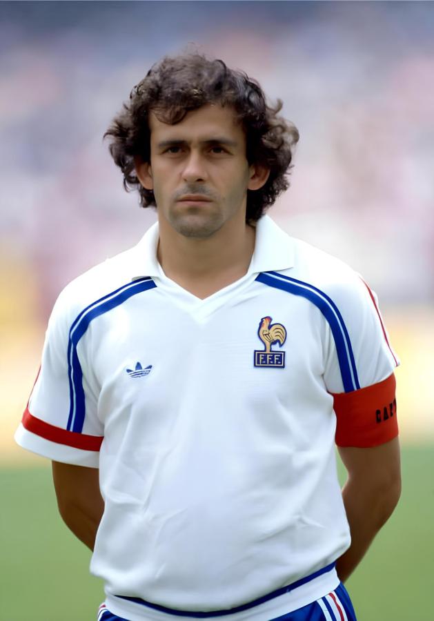 Imagen Platini es una leyenda de la selección francesa y ganó 3 veces el Balón de Oro.