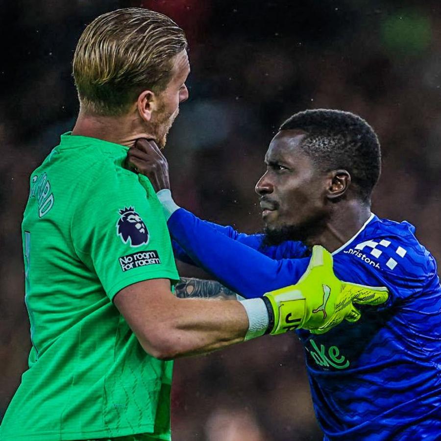 Imagen Gueye se disculpó y el entrenador David Moyes lo defendió.
