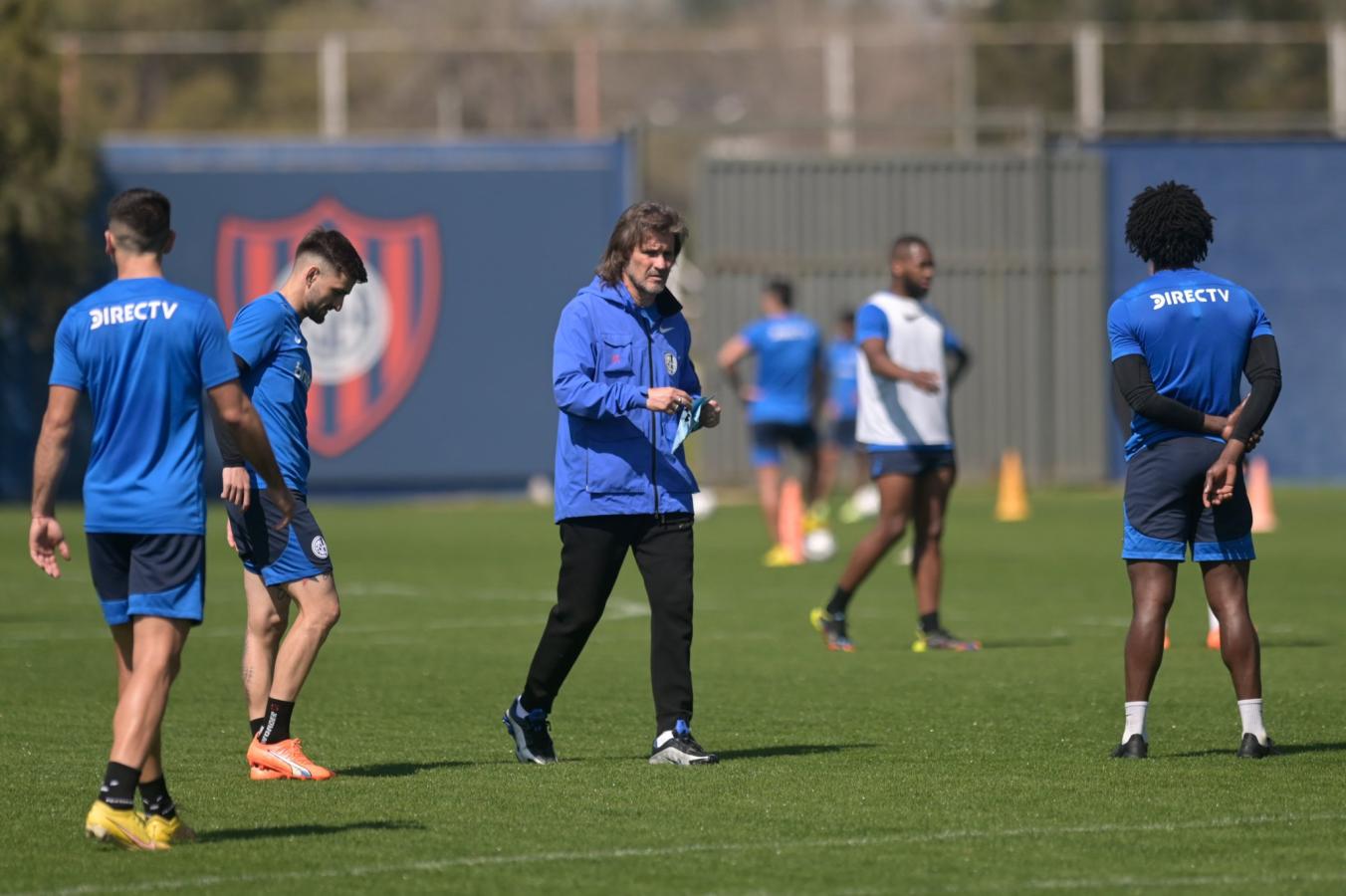 Imagen Insua durante una practica de San Lorenzo. Hoy el Ciclón extraña los buenos resultados obtenidos con el Gallego.