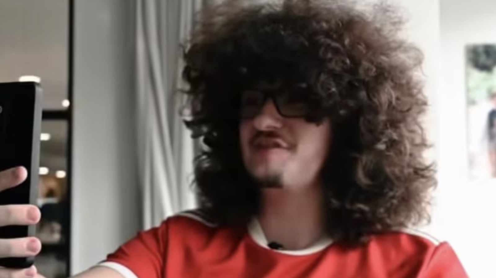 Imagen Frank lleva 497 días sin cortarse el pelo y el mundo del fútbol está atento a los resultados de Manchester United