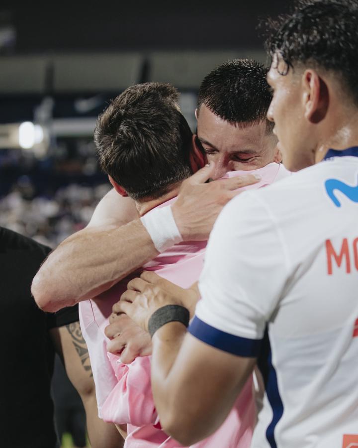 Imagen Messi y el delantero de Alianza Lima tras el amistoso 