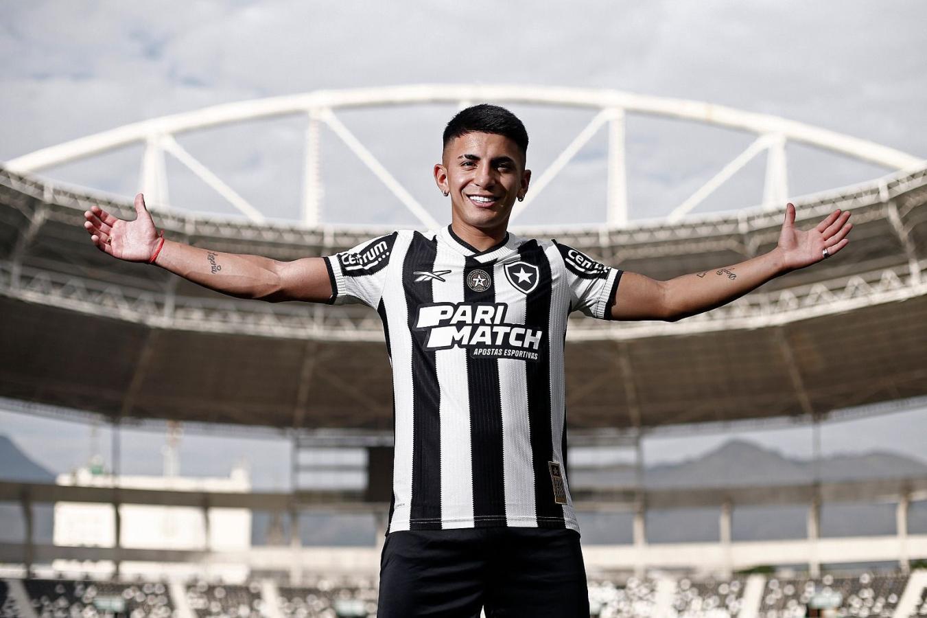 Imagen La FIFA le prohibió a Botafogo incorporar por tres mercados de pases.