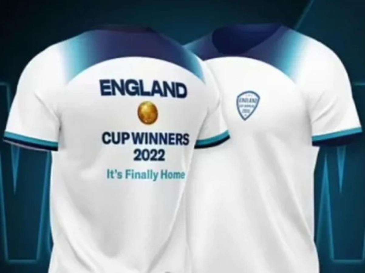 Quieres la camiseta oficial de las campeonas del Mundo firmada por todo el  equipo?