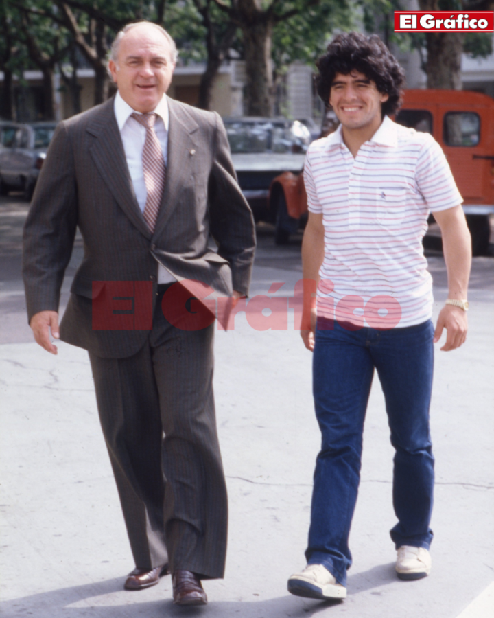 Imagen Una de las imágenes del histórico encuentro entre Diego y Di Stéfano