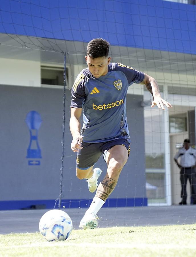 Imagen Alan Velasco, con chances de ser titular en Boca ante la baja de Palacios.