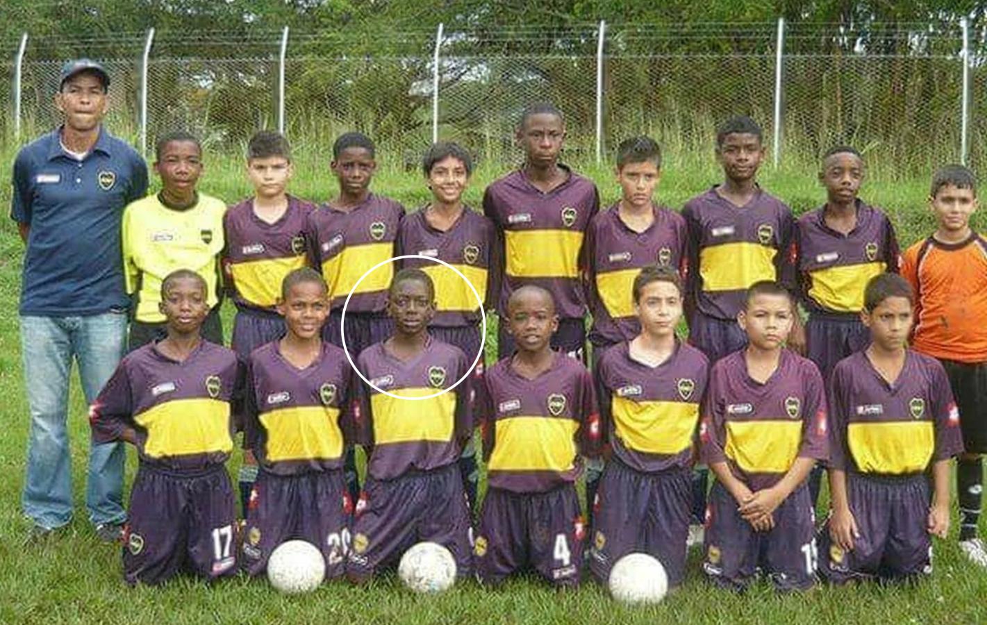 Imagen Edwuin Cetré, con el equipo de Boca Juniors de Cali.