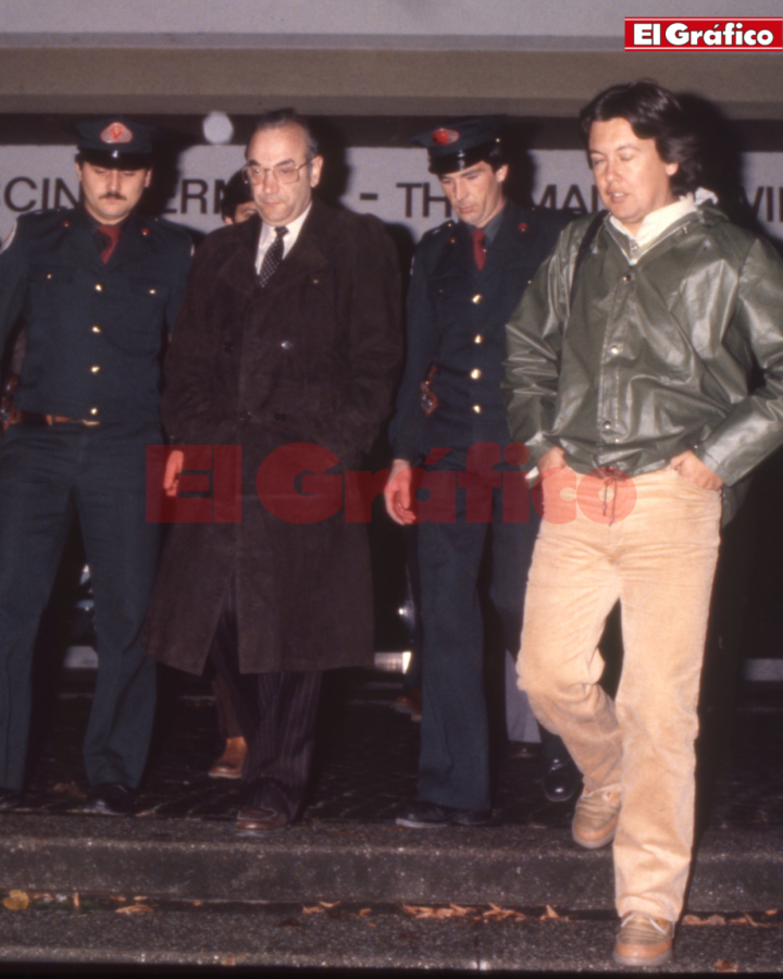 Imagen Guillermo Blanco y la policía suiza custodian a Viktor Korchnoi, en 1981