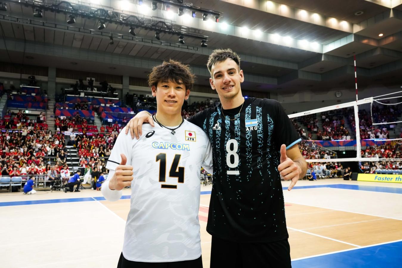 Imagen Yuki Ishikawa y Agustín Loser sonríen para la cámar tras el final del partido.
