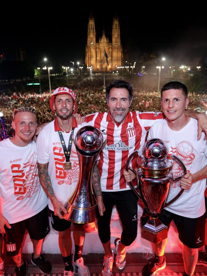 Imagen Los referentes del Estudiantes campeón de 2025 podrían perder a su capitán.
