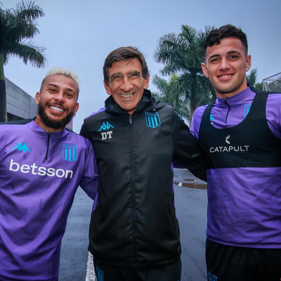 Imagen Vergara y Forneris, refuerzos de Racing, junto con Costas.
