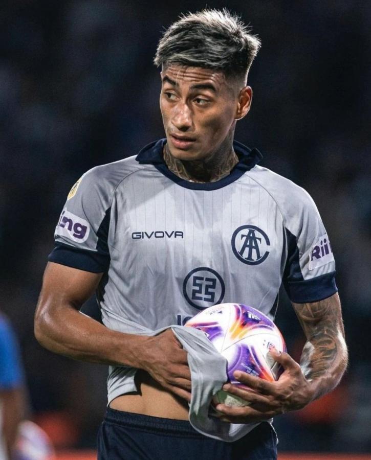 Imagen Juan Portillo llegará para pelear el puesto con Enzo Pérez.