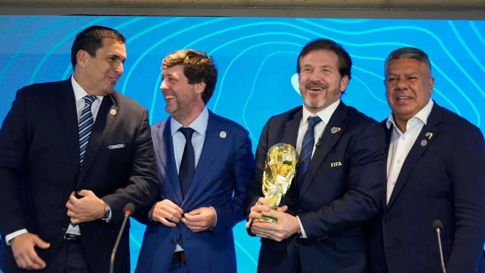 Imagen Robert Harrison (Paraguay), Ignacio Alonso (Uruguay), Alejandro Domínguez (Conmebol) y Chiqui Tapia (Argentina).