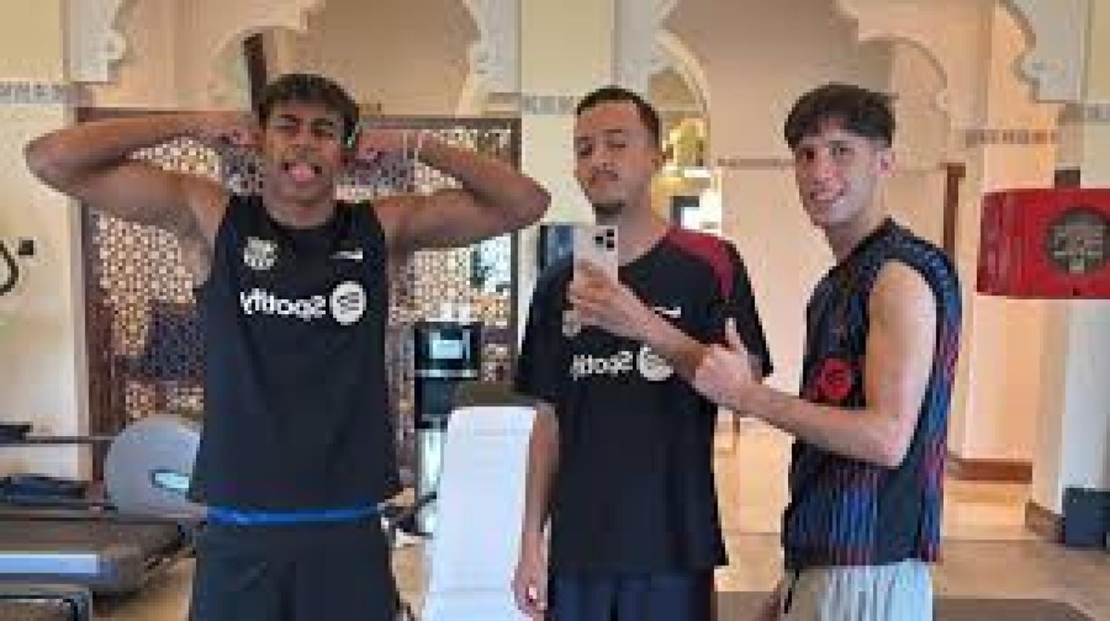 Imagen Compartir momentos con amigos, lo que más le gusta a Lamine Yamal.