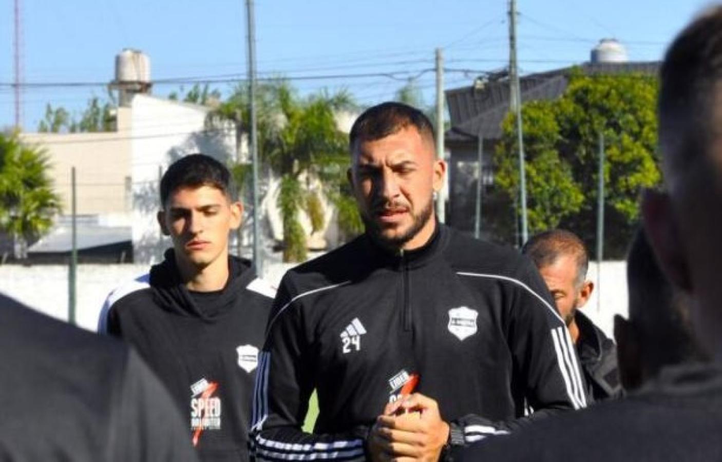 Imagen El DT de Riestra, confiado en sorprender a River el próximo sábado.