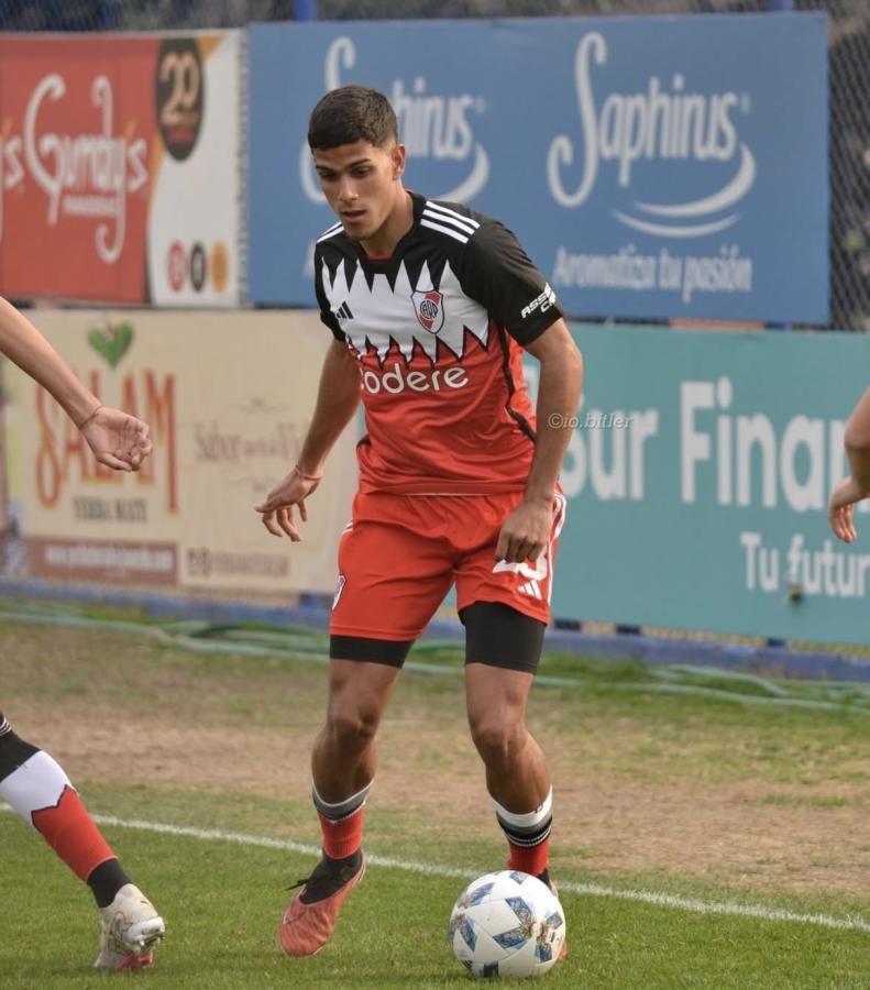 Imagen Nasif se rompió dos veces el ligamento cruzado.