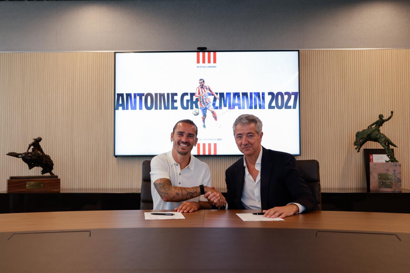 Imagen La alegría de Antoine Griezmann tras extender su contrato con el Atleti.