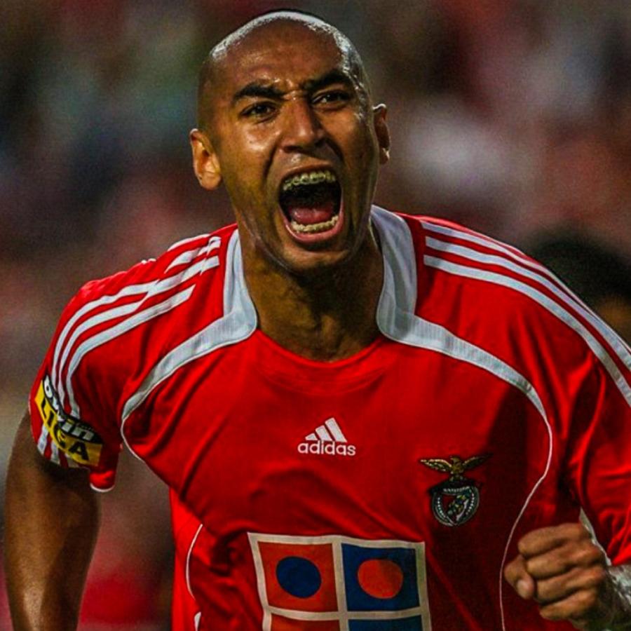 Imagen Luisao, histórico capitán de Benfica, le cayó con todo a Prestianni.