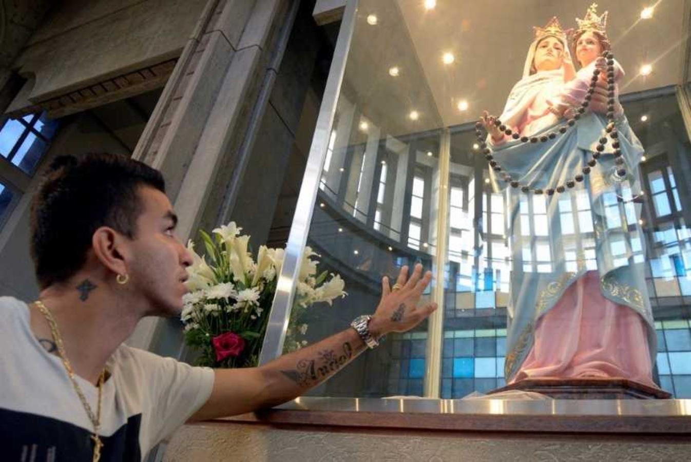 Imagen Ángel Correa y su devoción por la Virgen de San Nicolás.