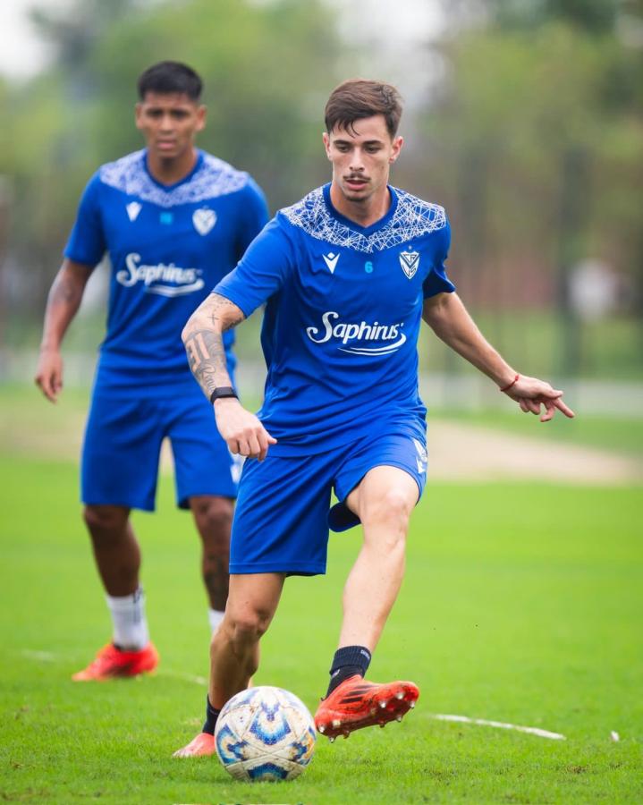 Imagen Refuerzo de lujo para Vélez: Valentín Gómez se reintegró al plantel profesional.