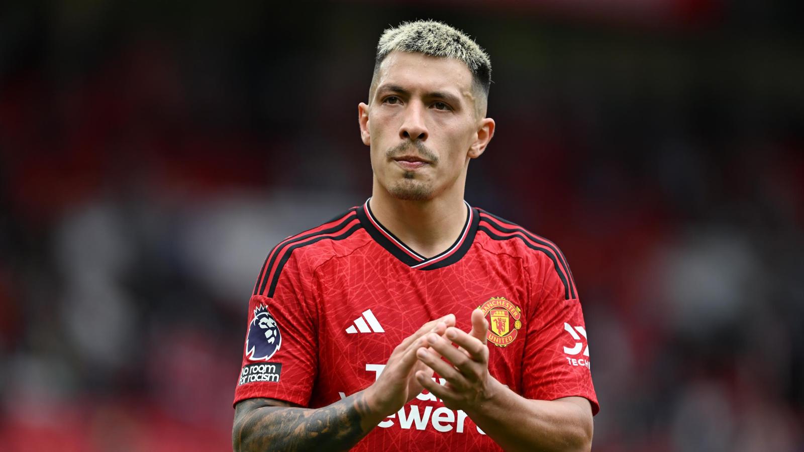 Imagen Vuelve Lisandro Martínez. Gran noticia para Manchester United y para la Selección.