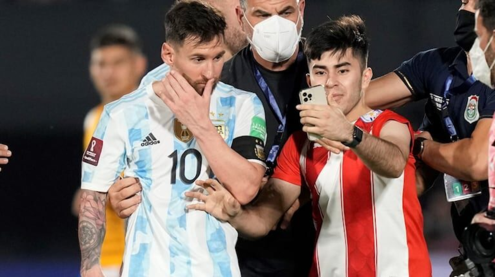 Imagen Los hinchas paraguayos no podrán usar camisetas de Messi.