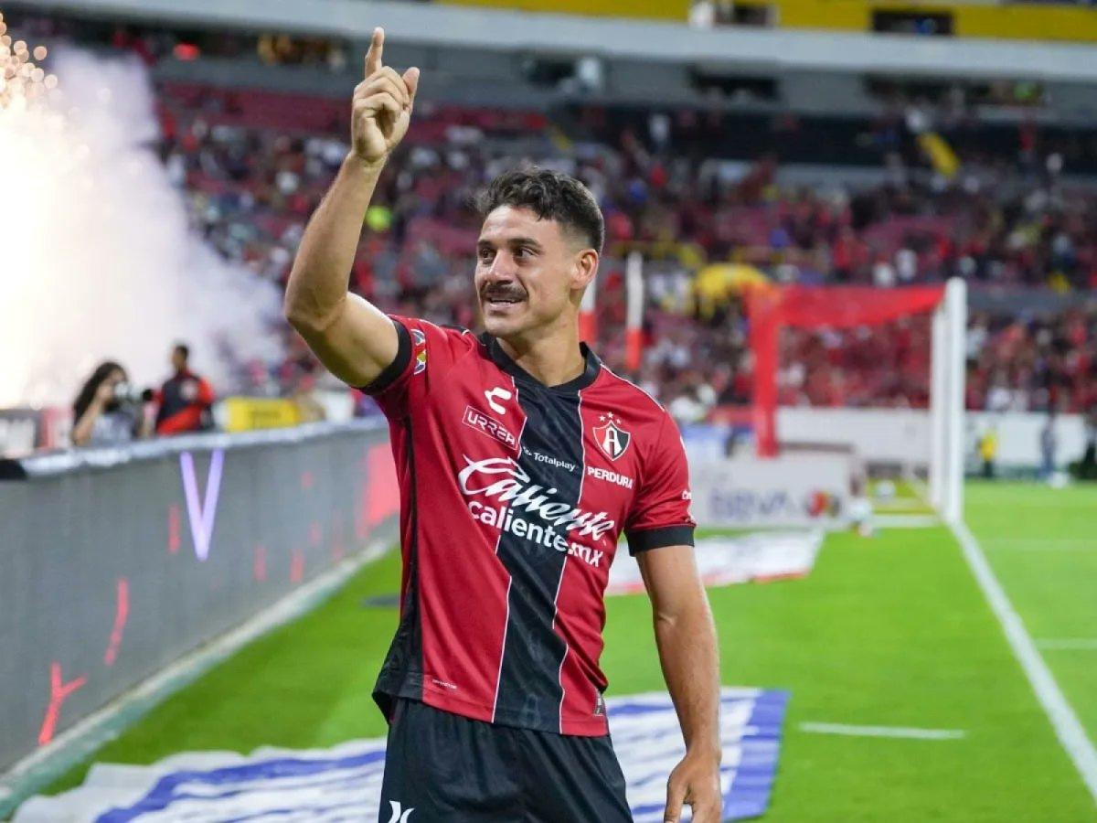 Imagen Cóccaro, de último paso por Atlas, jugará en Newell's.