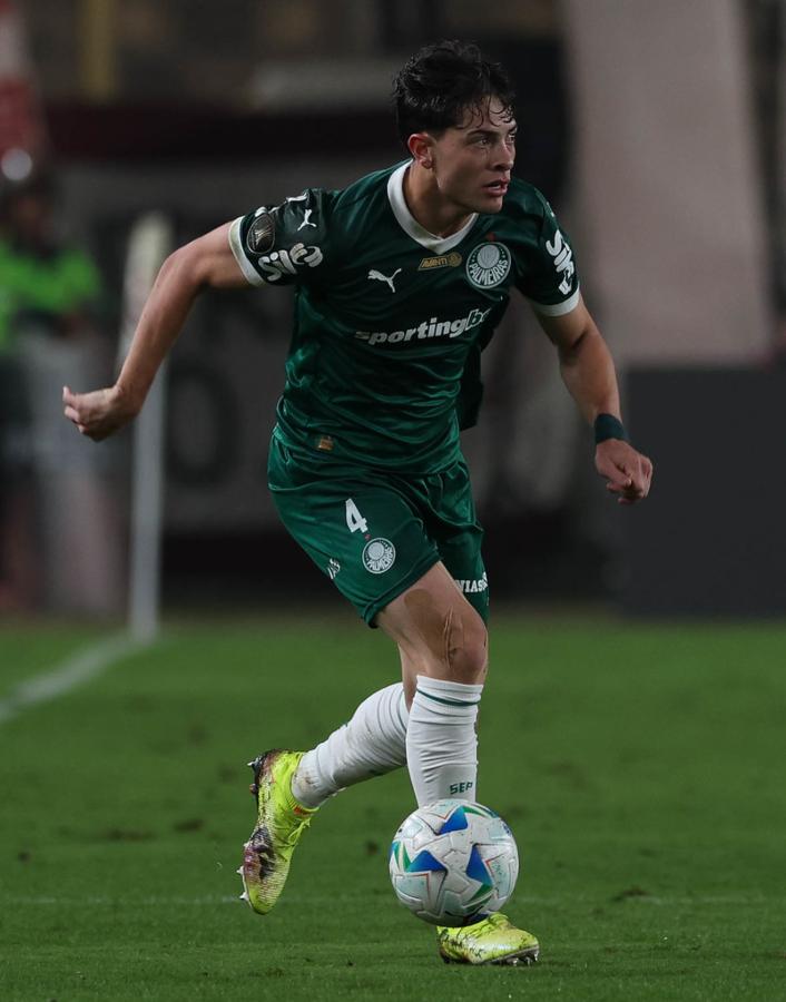 Imagen Giay goza de un enorme presente en Palmeiras. El lateral respeta a River y palpitó el cruce de cuartos.