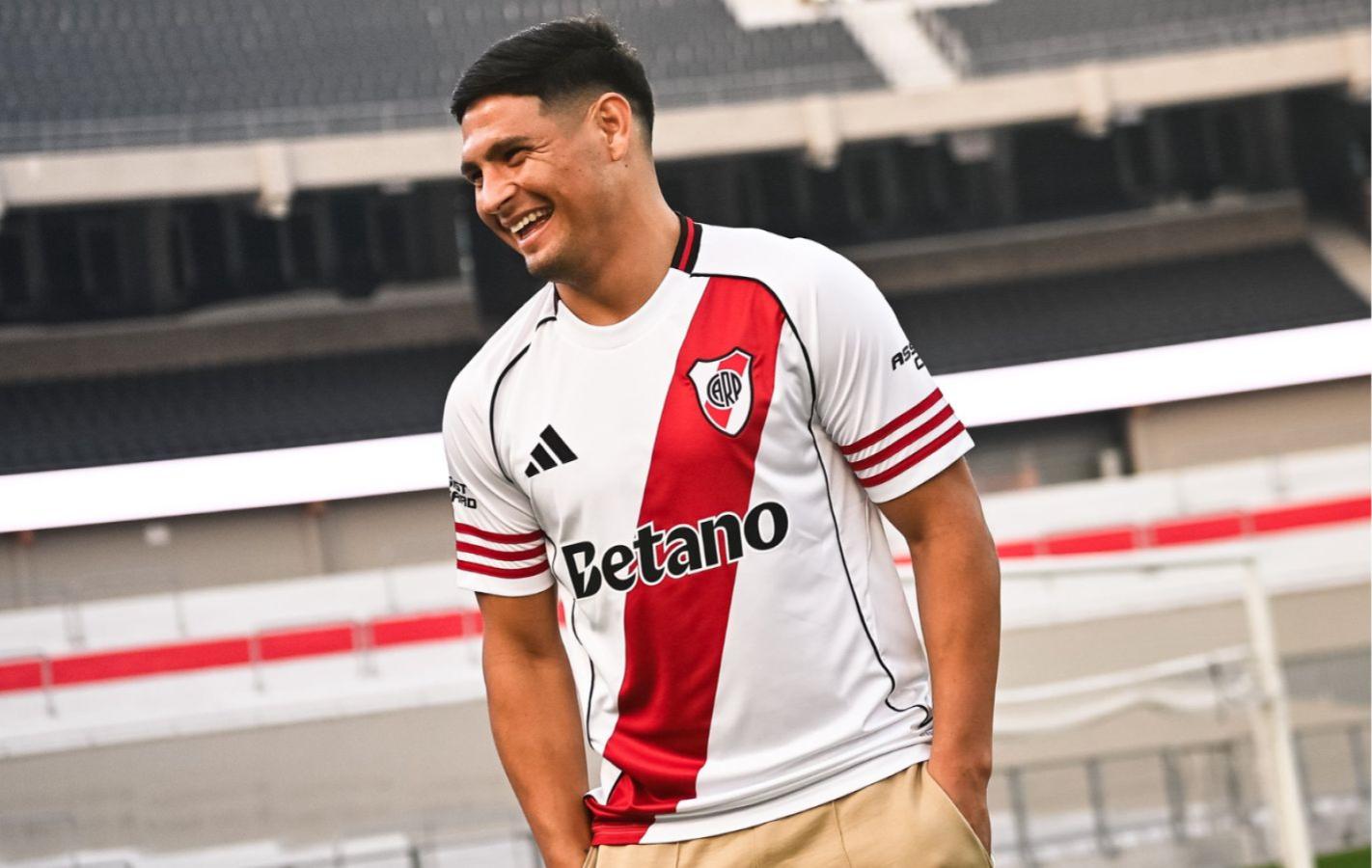 Imagen El pase de Salas a River causó verdadera conmocion en el fútbol argentino.