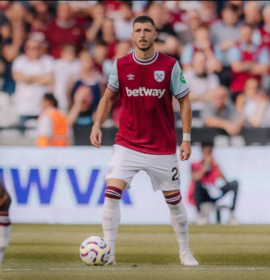 Imagen Rodríguez no tiene los minutos suficientes en West Ham y Gallardo quiere repatriarlo.