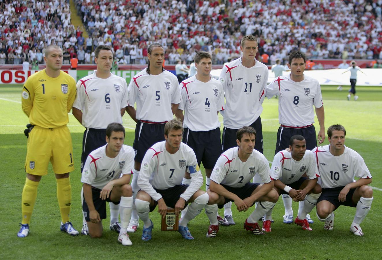 Imagen Inglaterra vs. Paraguay, Mundial 2006. Arriba: Robinson, Terry, Ferdinand, Gerrard, Crouch, Lampard. Abajo: Downing, Beckham, Neville, Cole y Owen.
