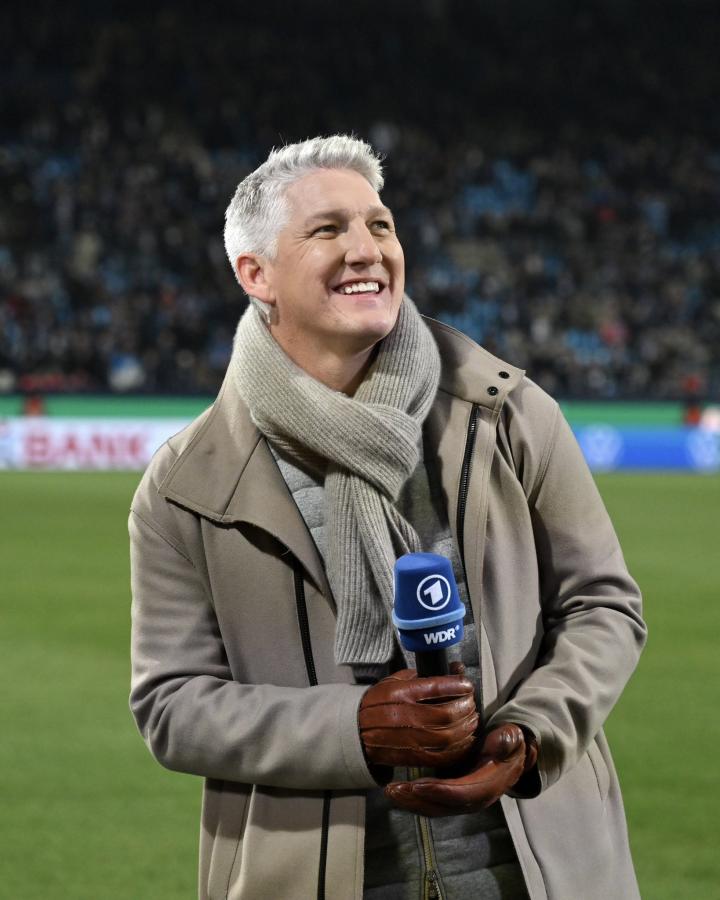 Imagen Bastian Schweinsteiger, hoy trabajando para la TV Alemana, habría engañado a su esposa.