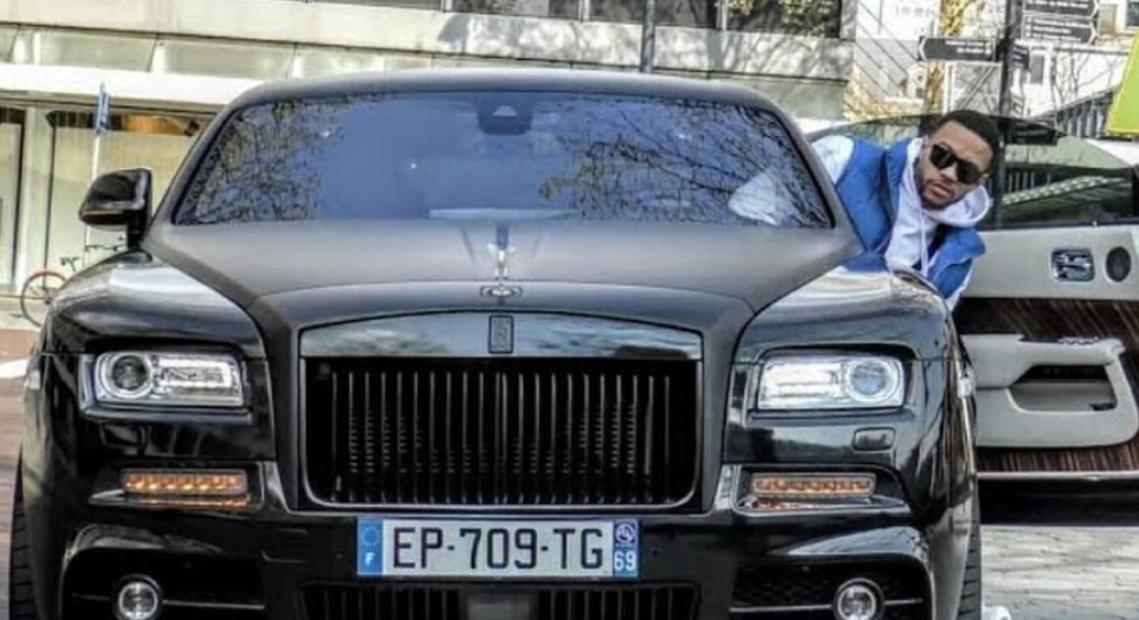 Imagen Memphis Depay, en su Rolls Royce