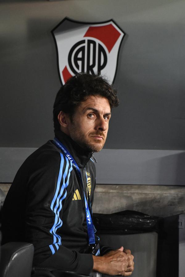 Imagen Pablo Aimar, el ayudante de Scaloni que es muy querido en River