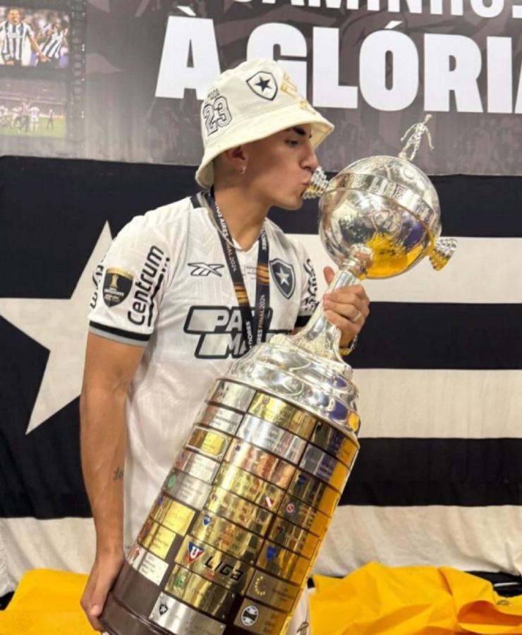 Imagen Almada conquistó la Copa Libertadores 2024 con Botafogo.