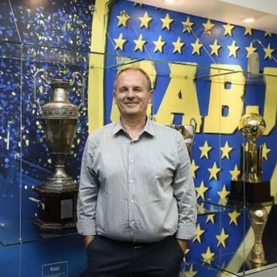 Imagen Ricardo Rosica, secretario general de Boca, cauto con la ampliación de la Bombonera.