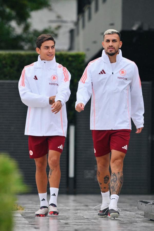 Imagen Dybala y Paredes no se despegan en Roma. Habían construido una gran relación con De Rossi.