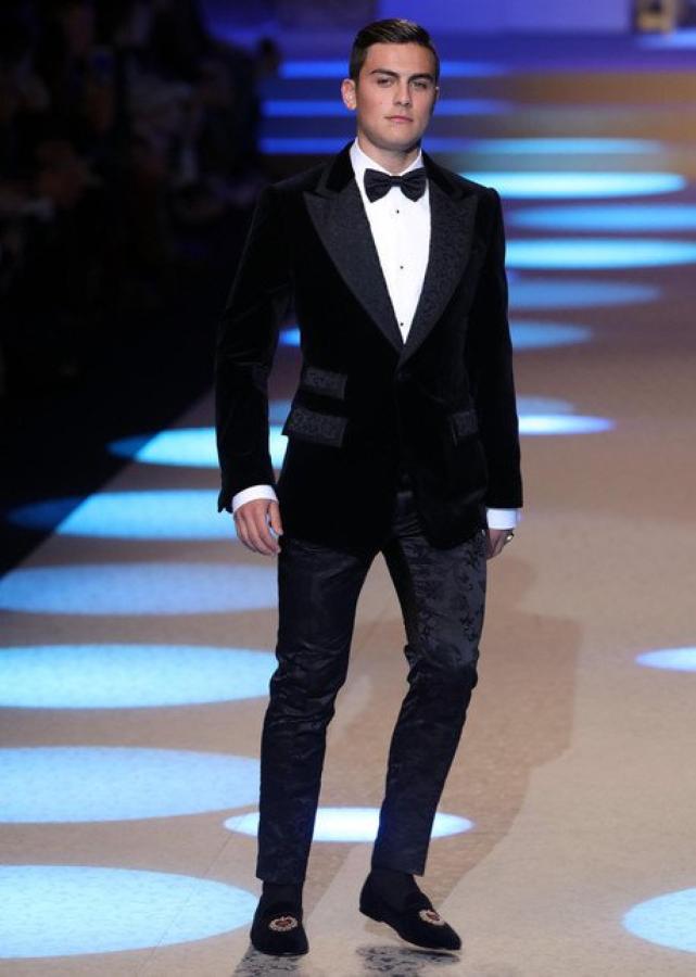Imagen Dybala y el día que desfiló como modelo de Dolce & Gabbana.