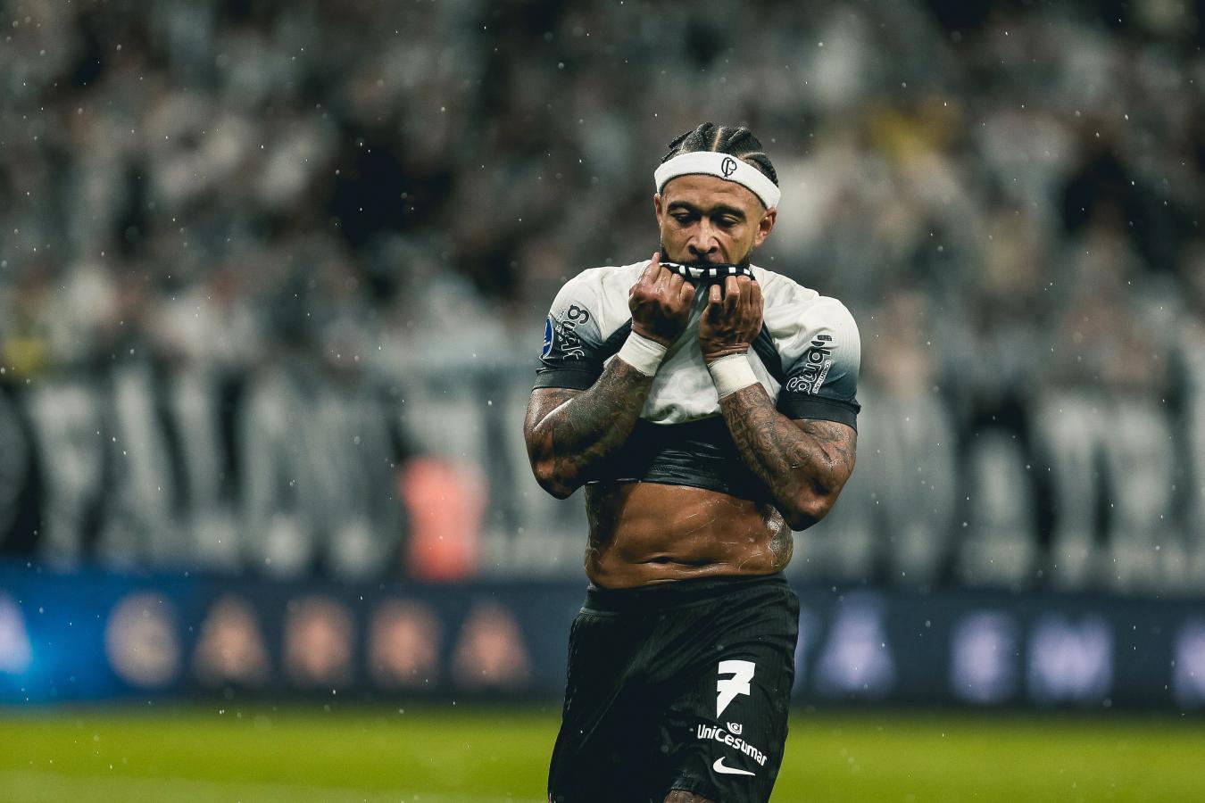 Imagen La deuda con Depay en Corinthians ascendería a casi 5 millones de euros.